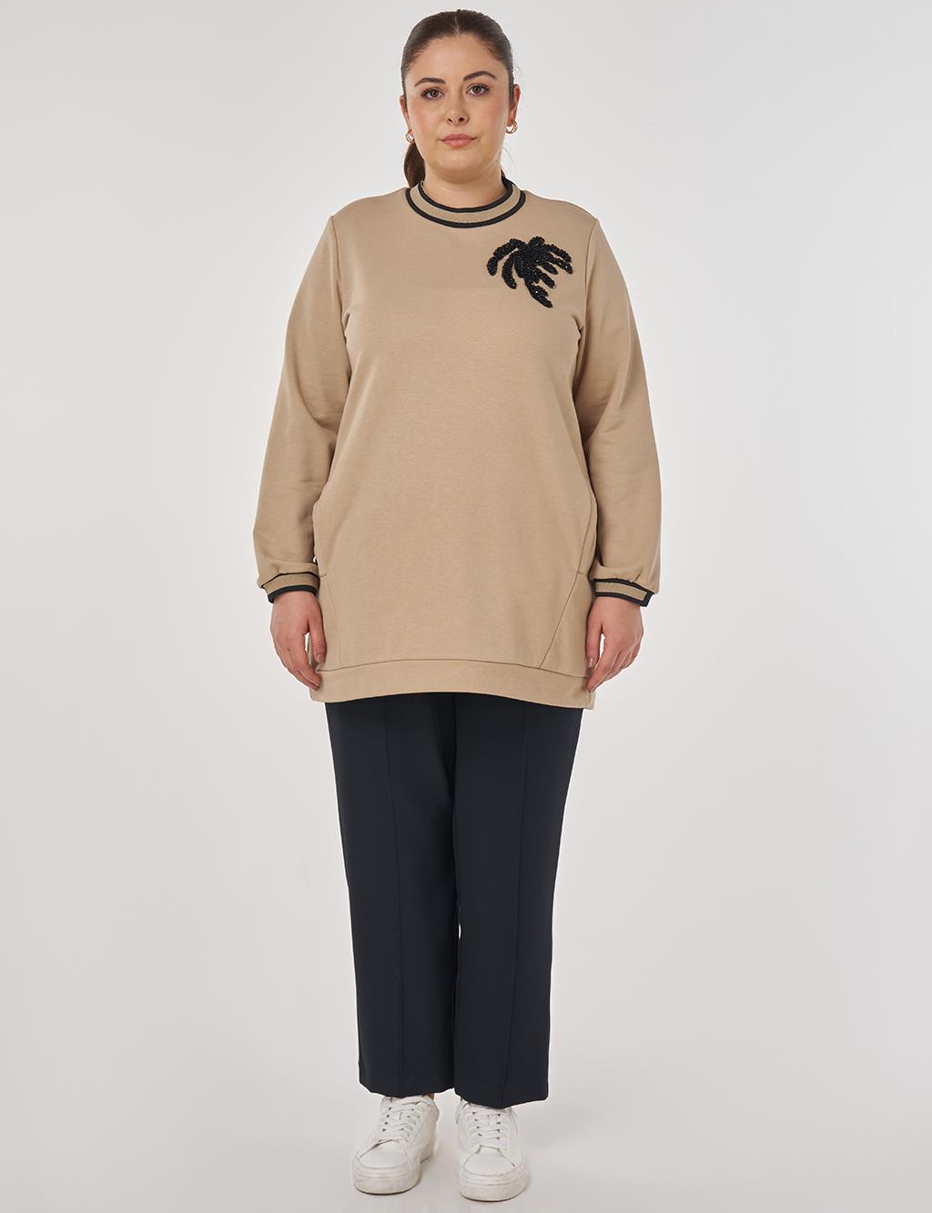 Contrast Striped Scuba Sweatshirt in Beige