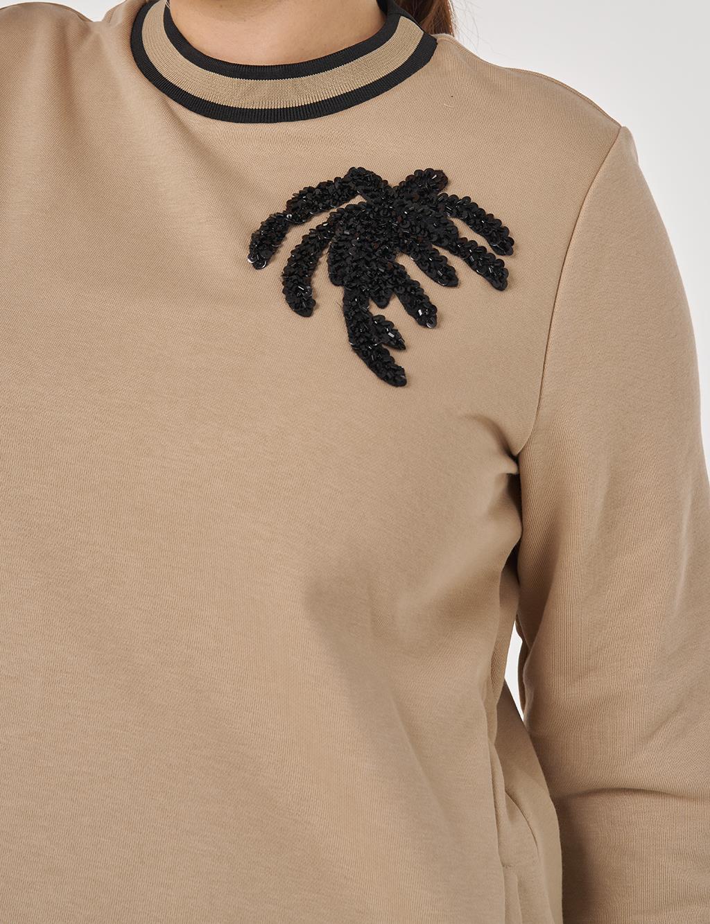 Contrast Striped Scuba Sweatshirt in Beige