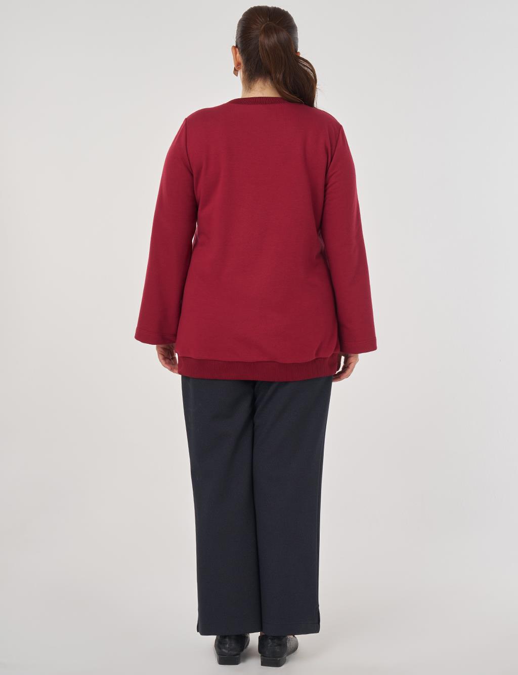 Three-Thread Appliqué Sweatshirt in Burgundy