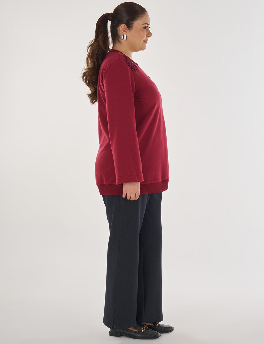 Three-Thread Appliqué Sweatshirt in Burgundy