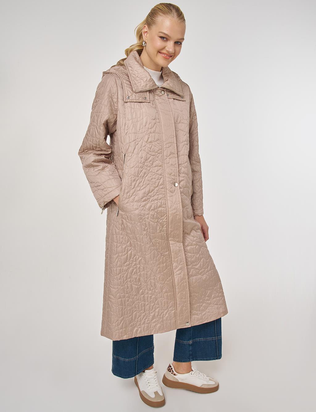 Wide-Collar Quilted Coat in Mink