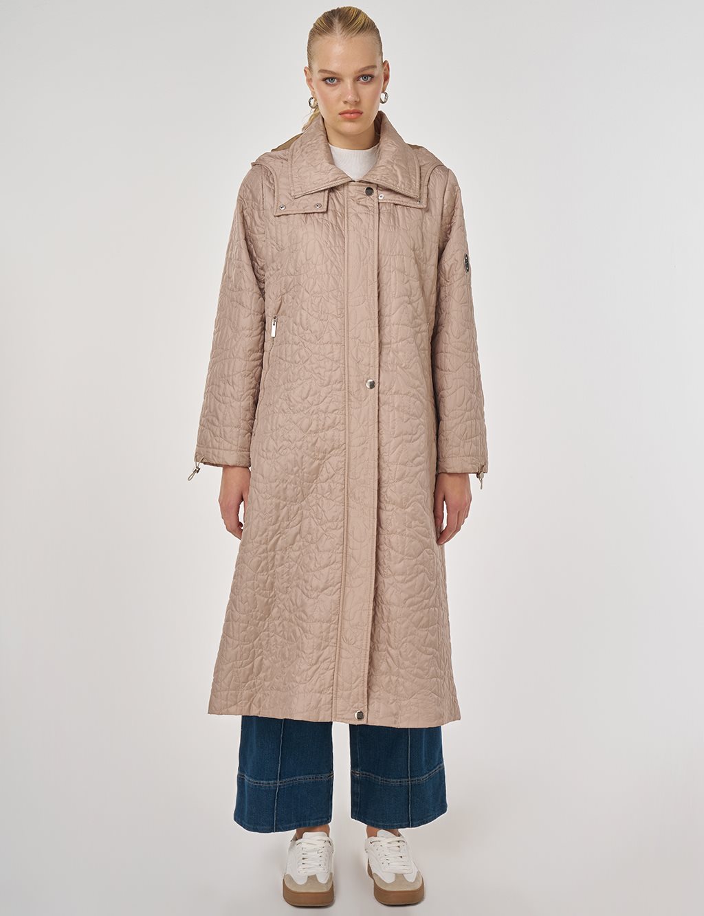 Wide-Collar Quilted Coat in Mink