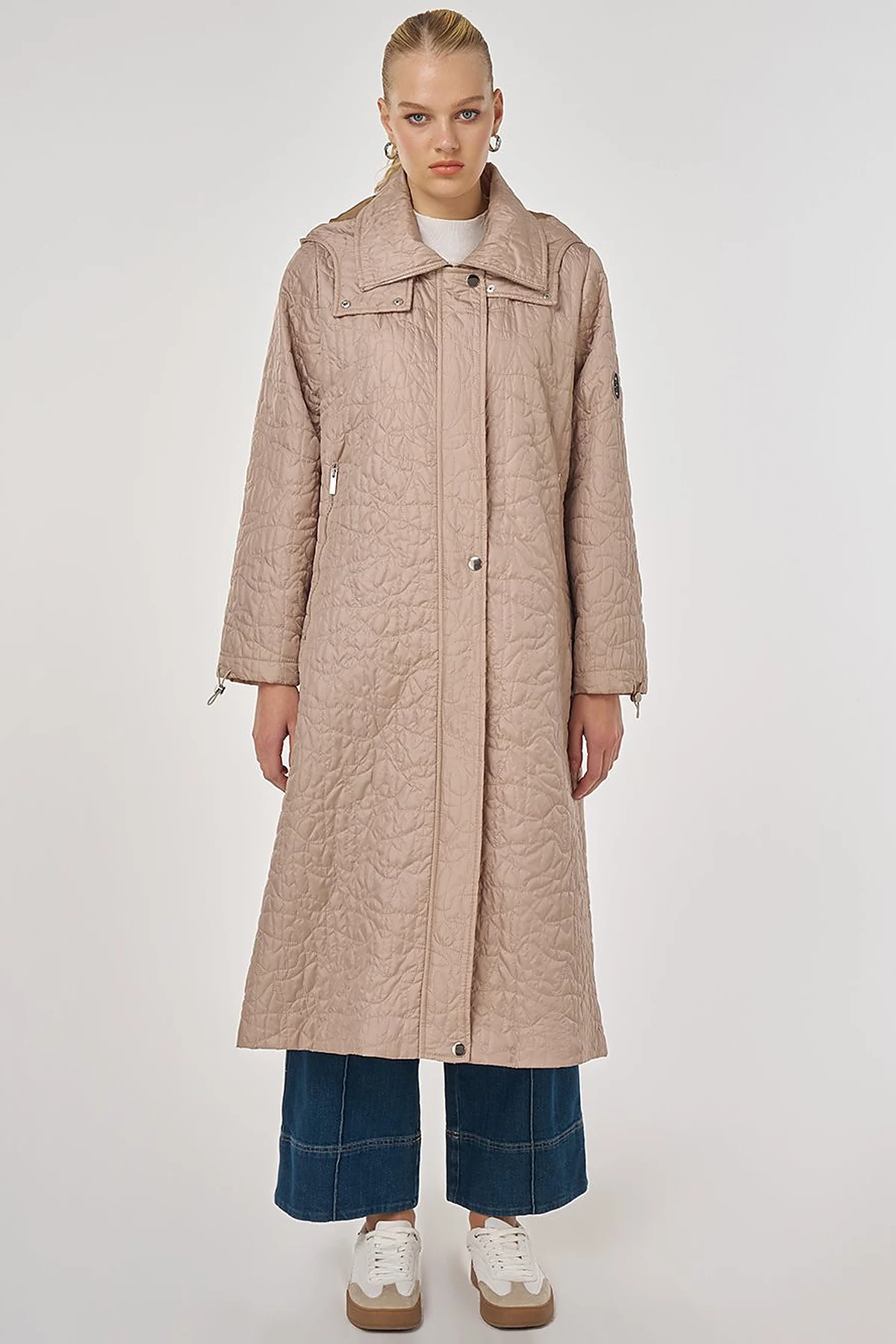 Wide-Collar Quilted Coat in Mink