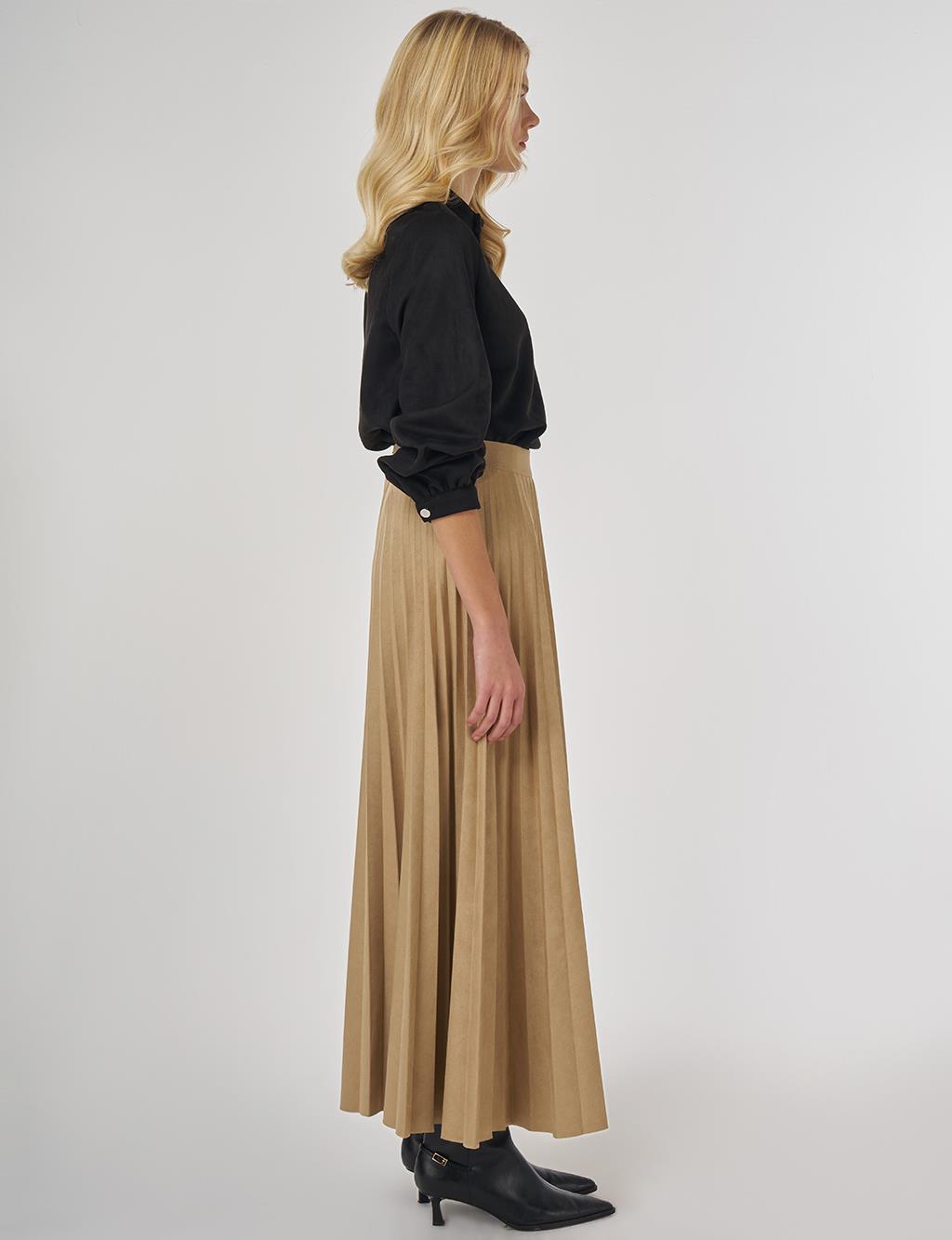 Pleated Suede Skirt in Dark Mink 