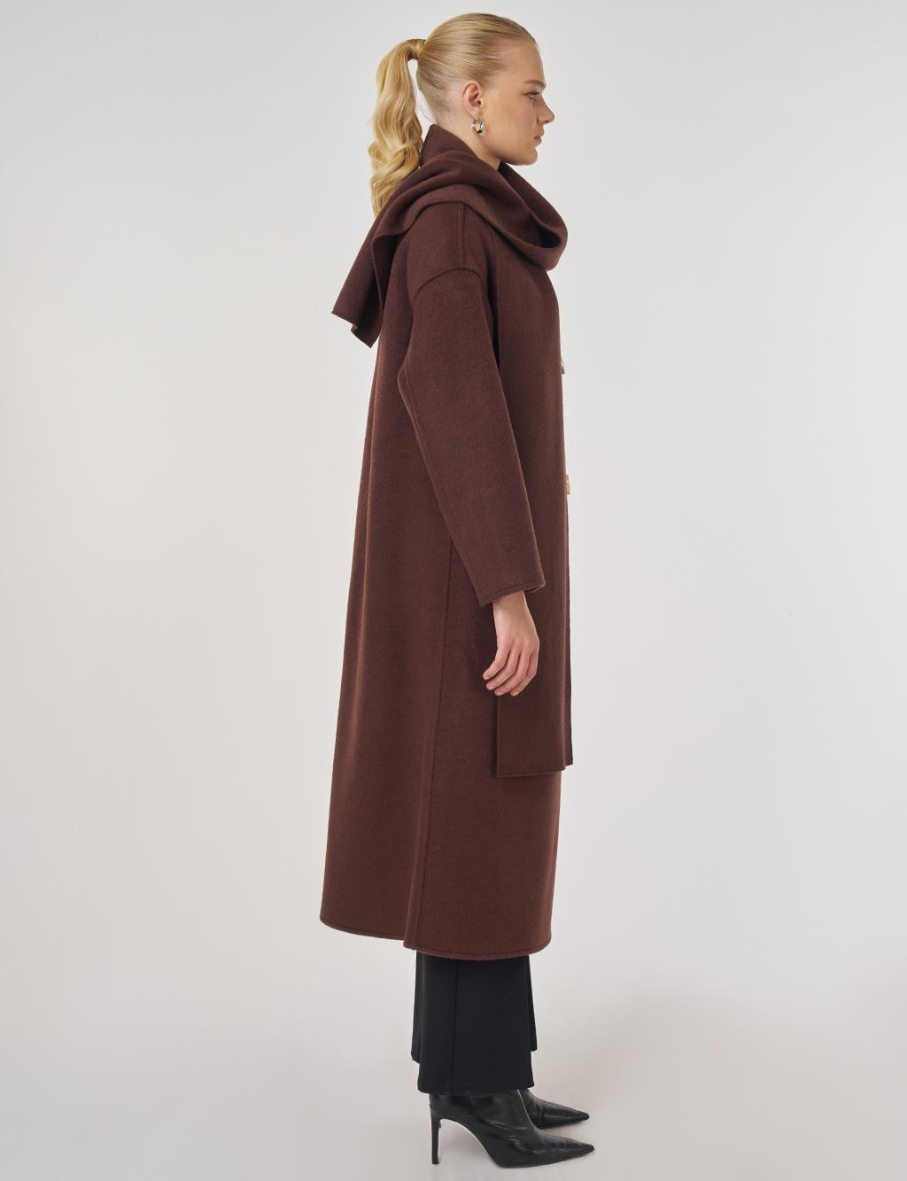 Button-Detailed Scarfed Cashmere Coat in Burgundy