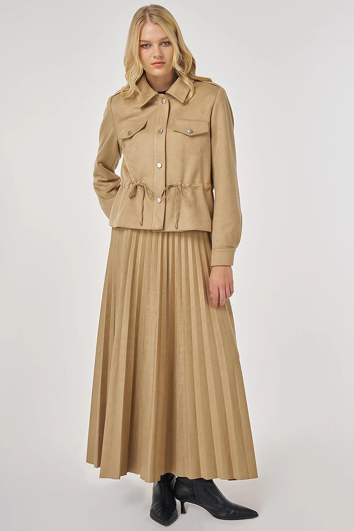 Double-Pocket Suede Jacket in Dark Mink