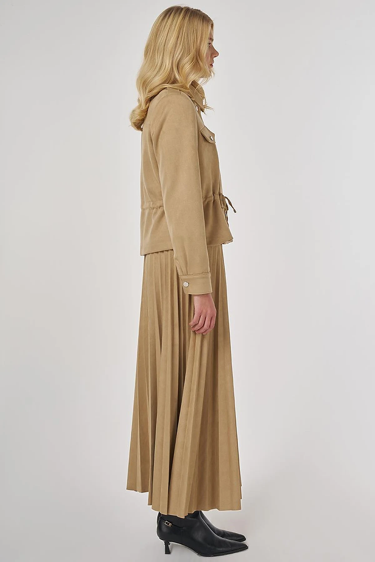 Double-Pocket Suede Jacket in Dark Mink