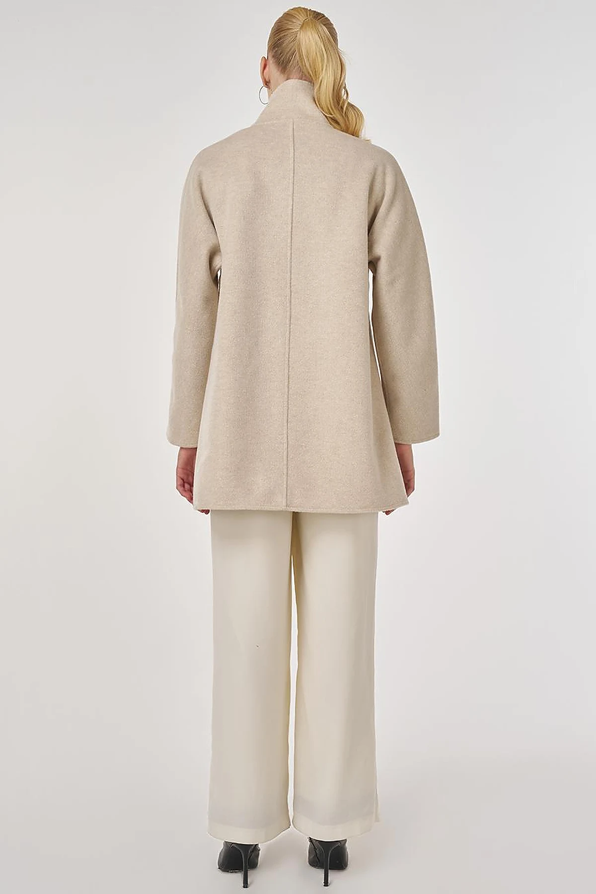 Stand Collar Short Wool Coat in Cream