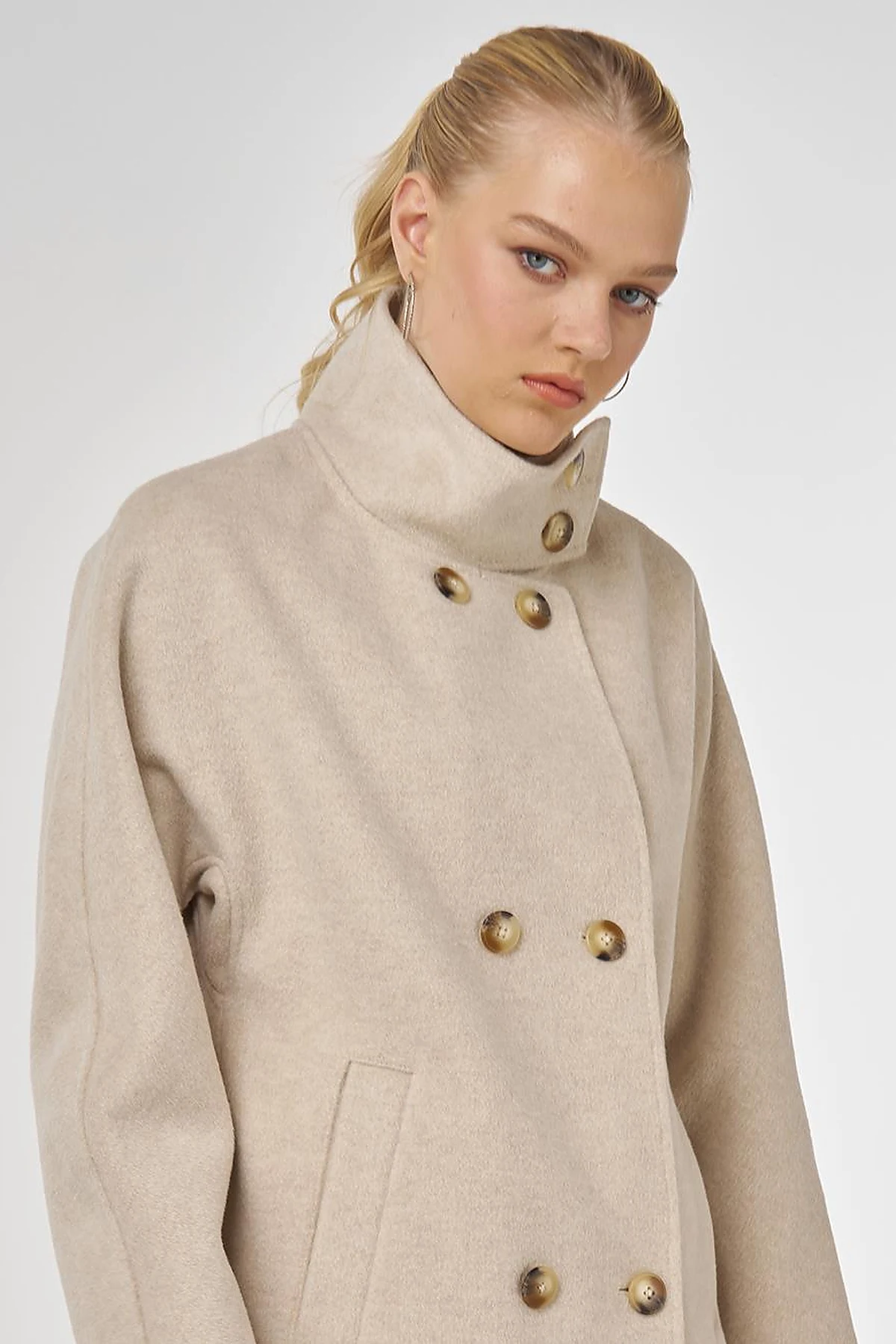 Stand Collar Short Wool Coat in Cream