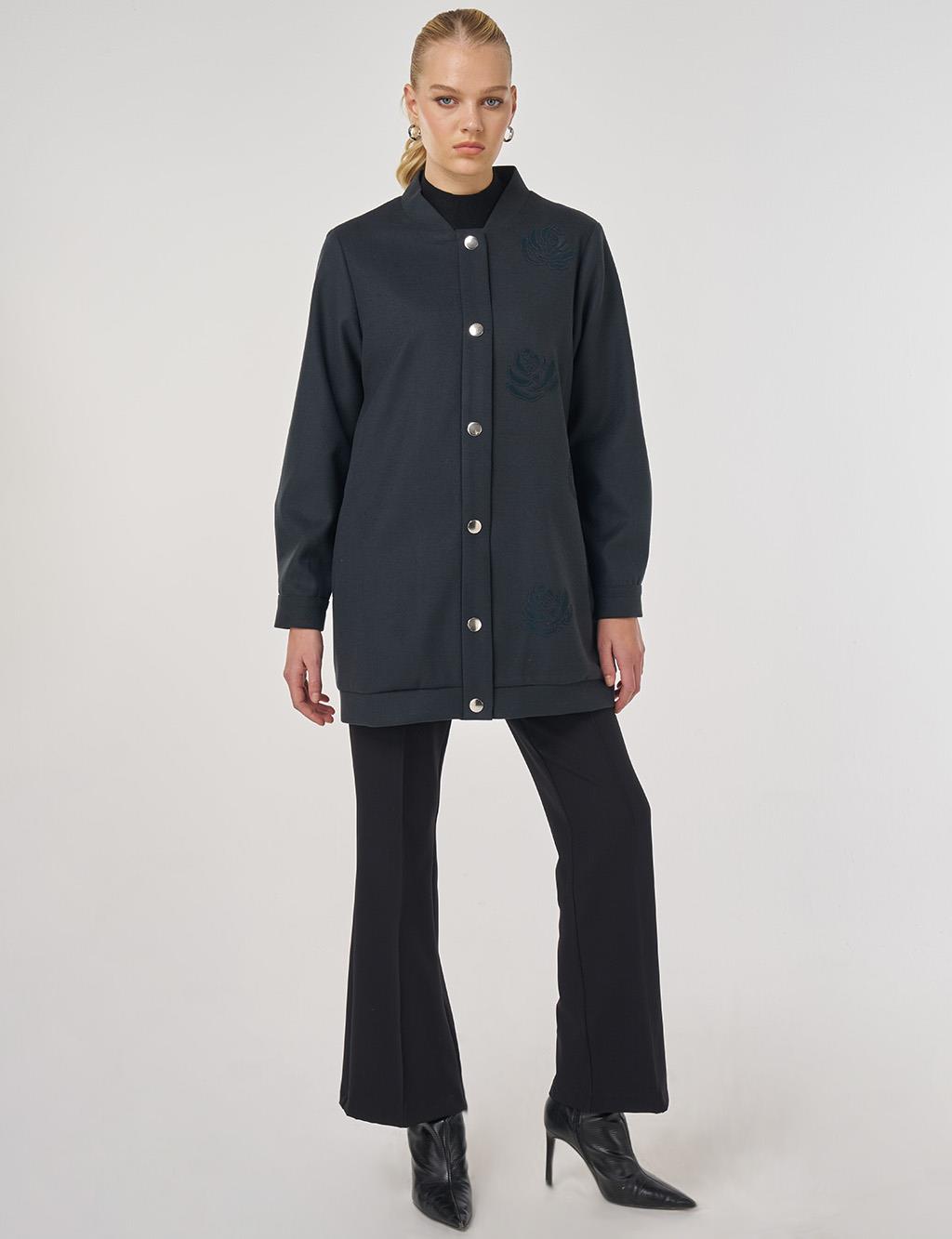 Aplikeli Kısa Kaşe Kaban Füme