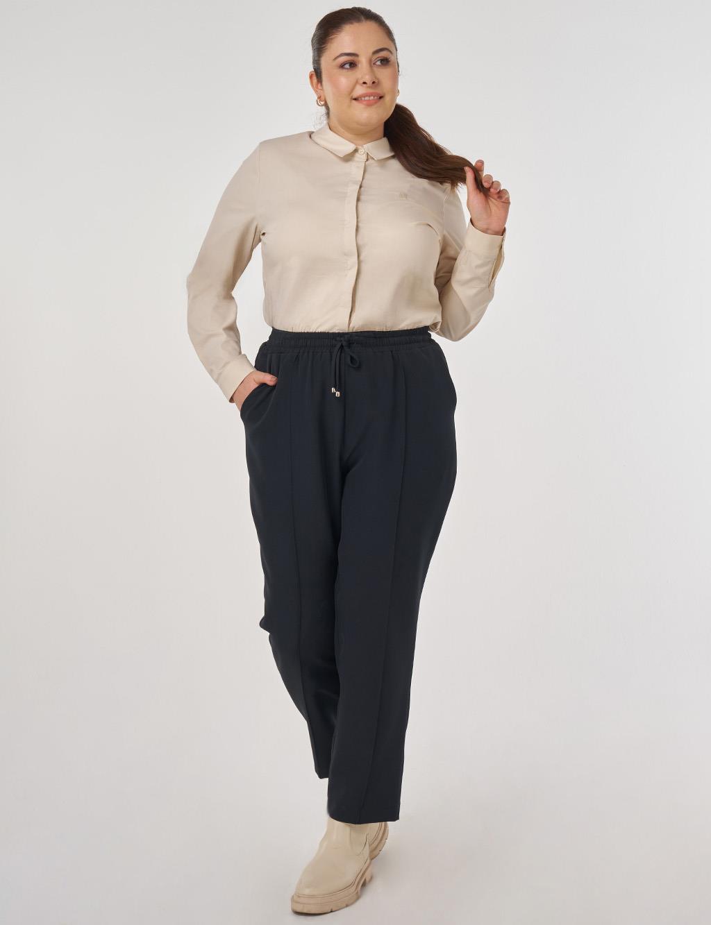 Topstitched Carrot Pants in Black