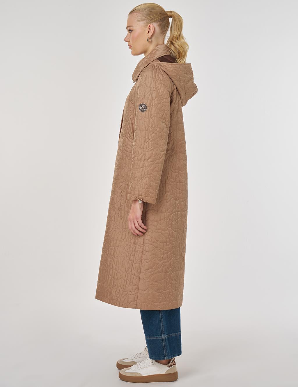 Wide-Collar Quilted Coat in Dark Mink