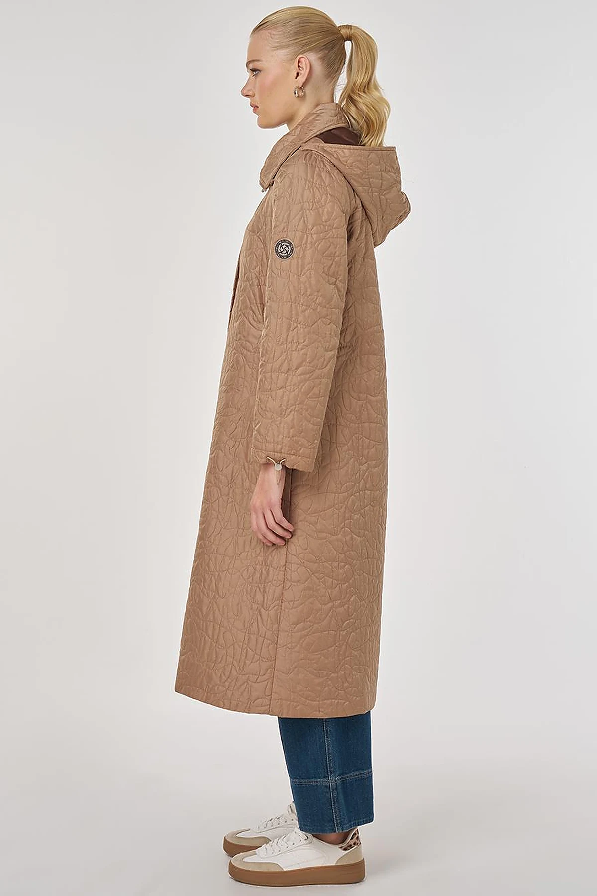 Wide-Collar Quilted Coat in Dark Mink