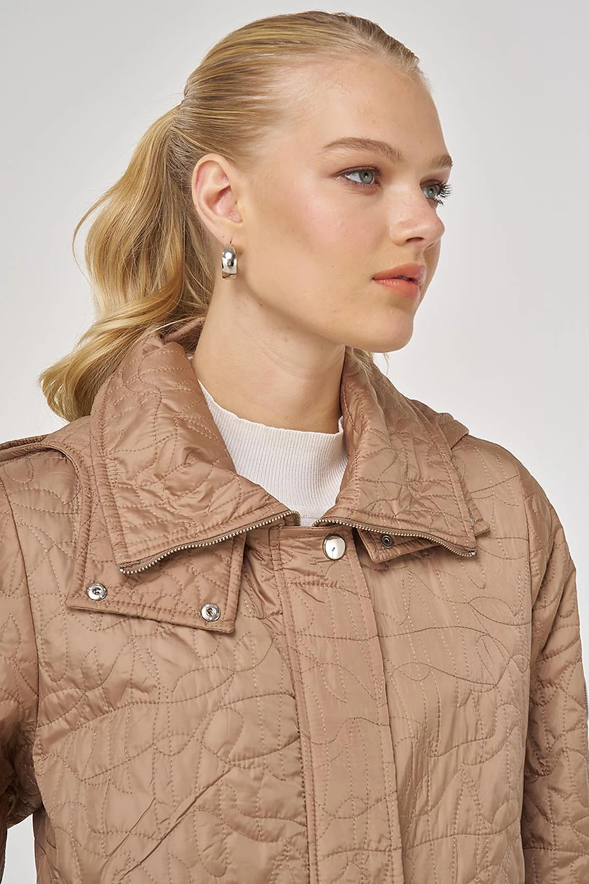 Wide-Collar Quilted Coat in Dark Mink