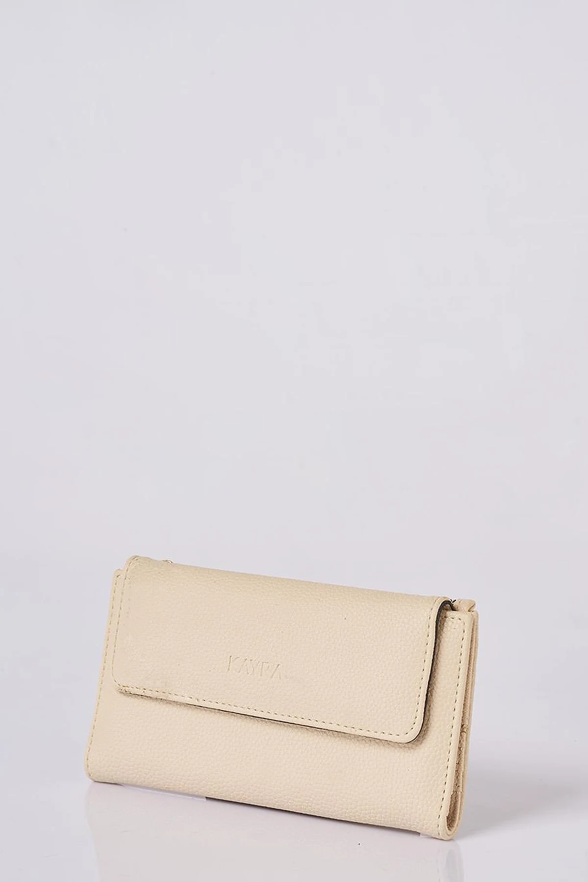 Magnetic Wallet in Cream