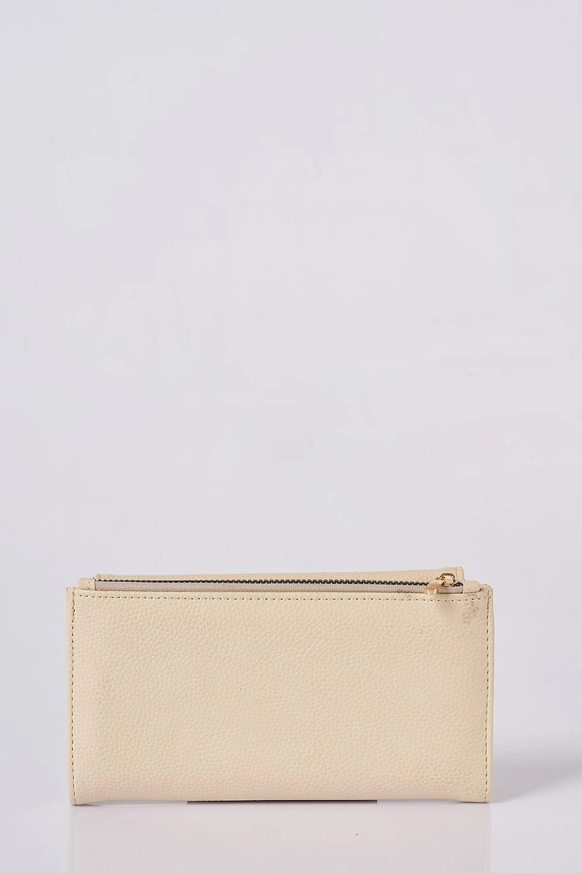 Magnetic Wallet in Cream