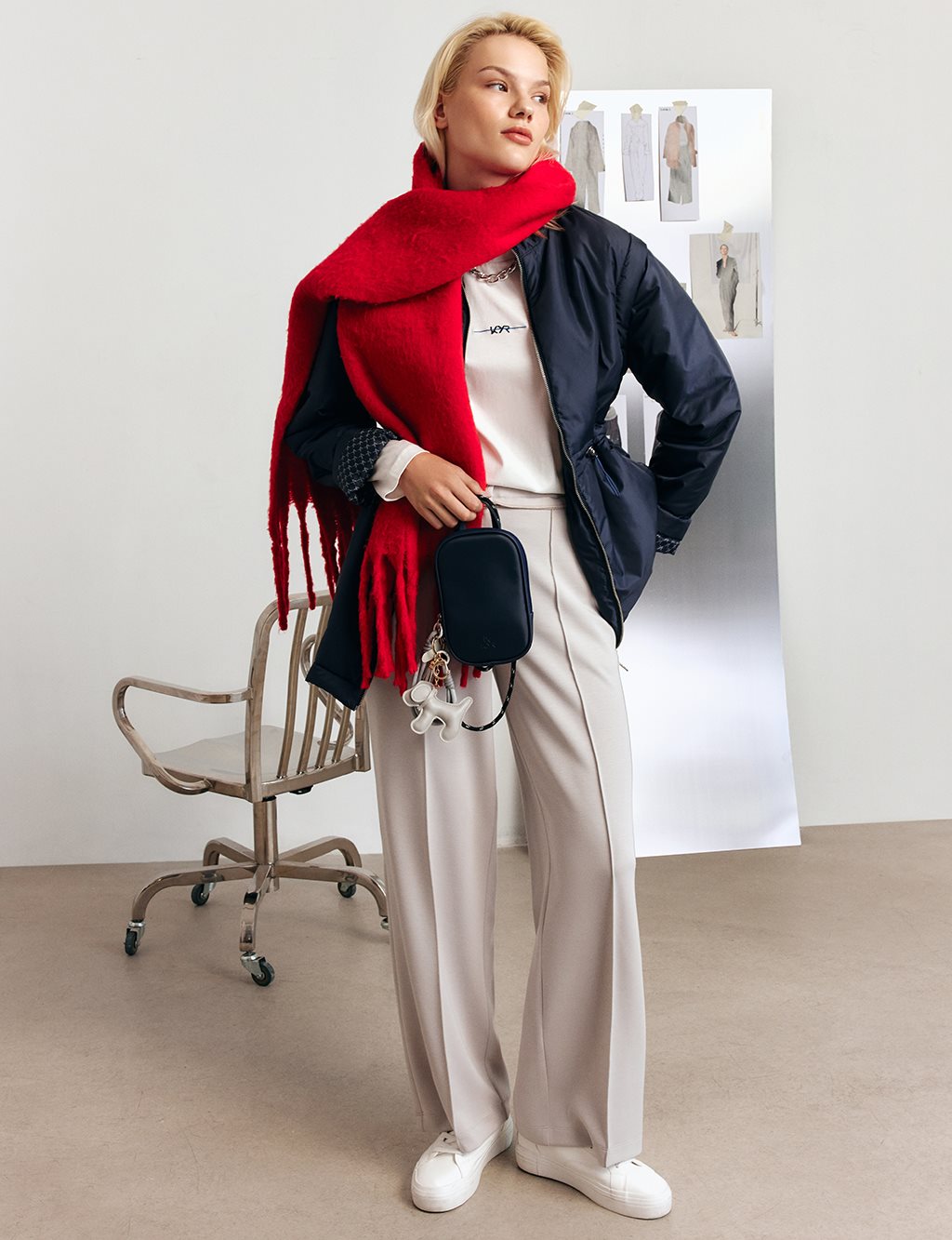 Çıkarılabilir Kol Detaylı Kısa Mont Koyu Lacivert