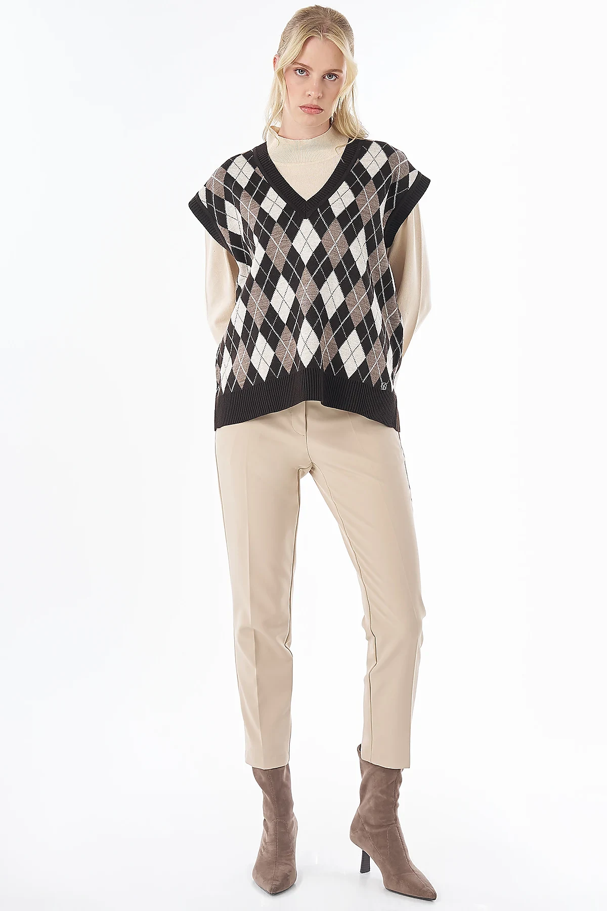 Diamond Pattern Knit Vest Dark Brown
