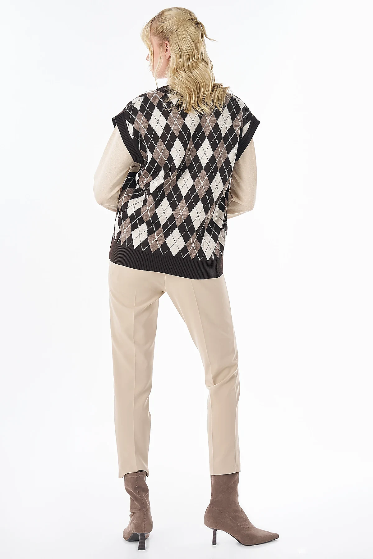 Diamond Pattern Knit Vest Dark Brown