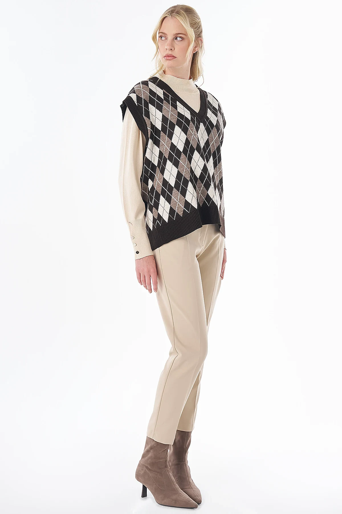 Diamond Pattern Knit Vest Dark Brown