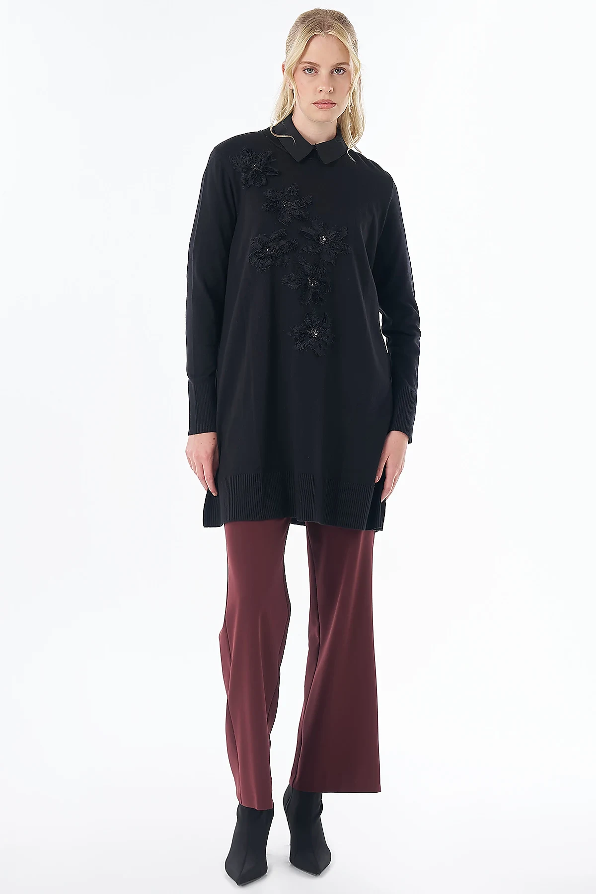 Crew Neck Appliqué Knit Tunic Black