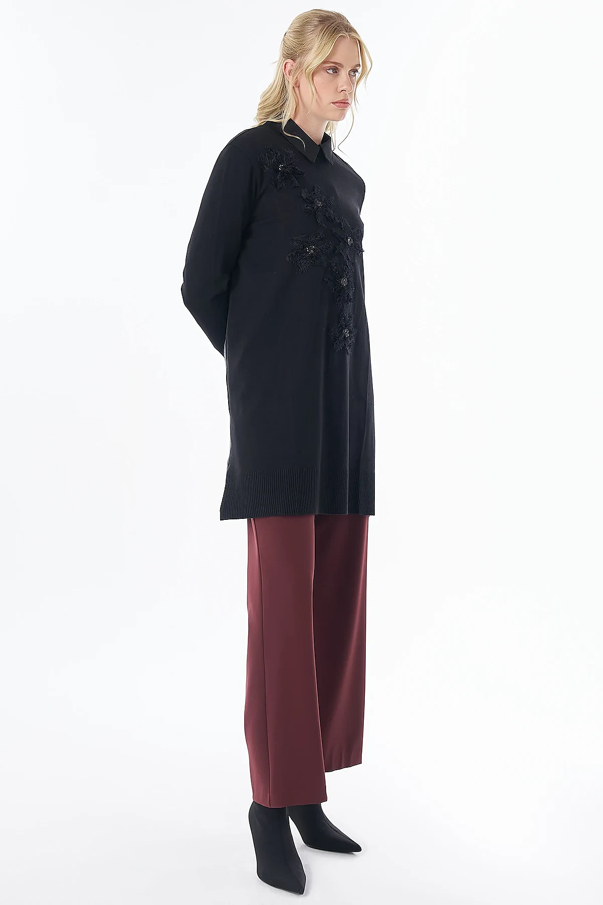 Crew Neck Appliqué Knit Tunic Black