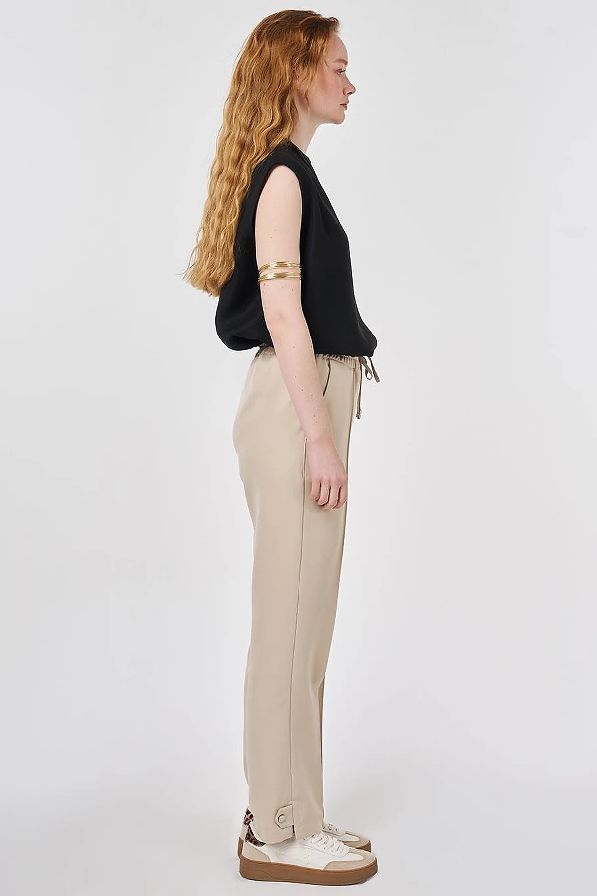 Cutting Stitch Relaxed Fit Trousers Stone
