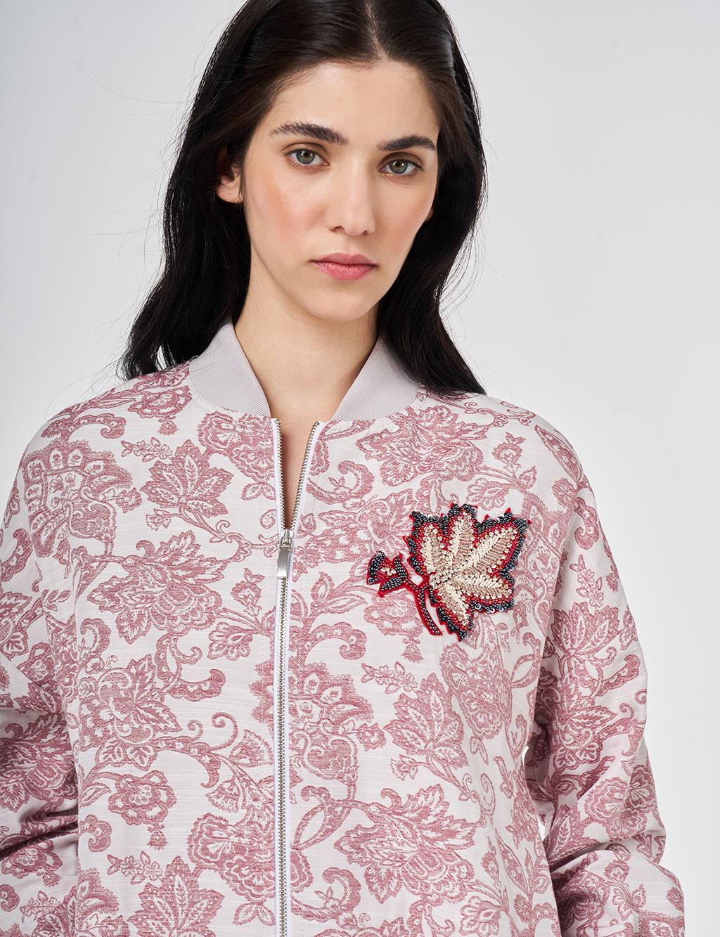 İşleme Detaylı Jakarlı Ceket Yakut