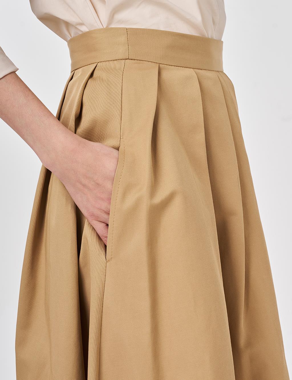 Thick Pleated Skirt Beige