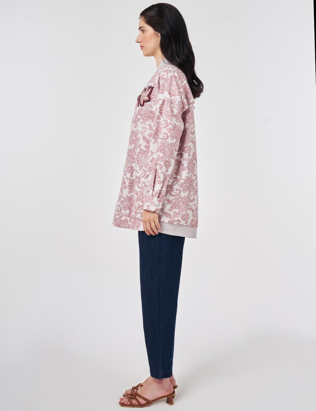 İşleme Detaylı Jakarlı Ceket Yakut