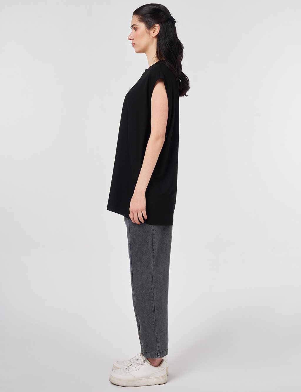 Cream Crew Neck T-shirt Black