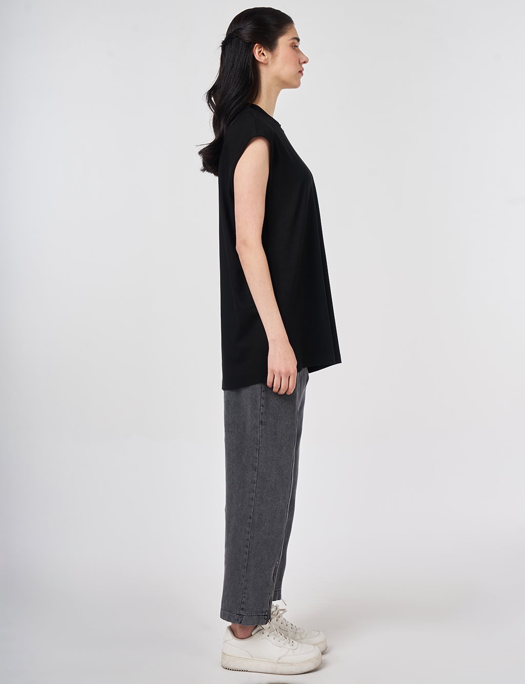 Cream Crew Neck T-shirt Black