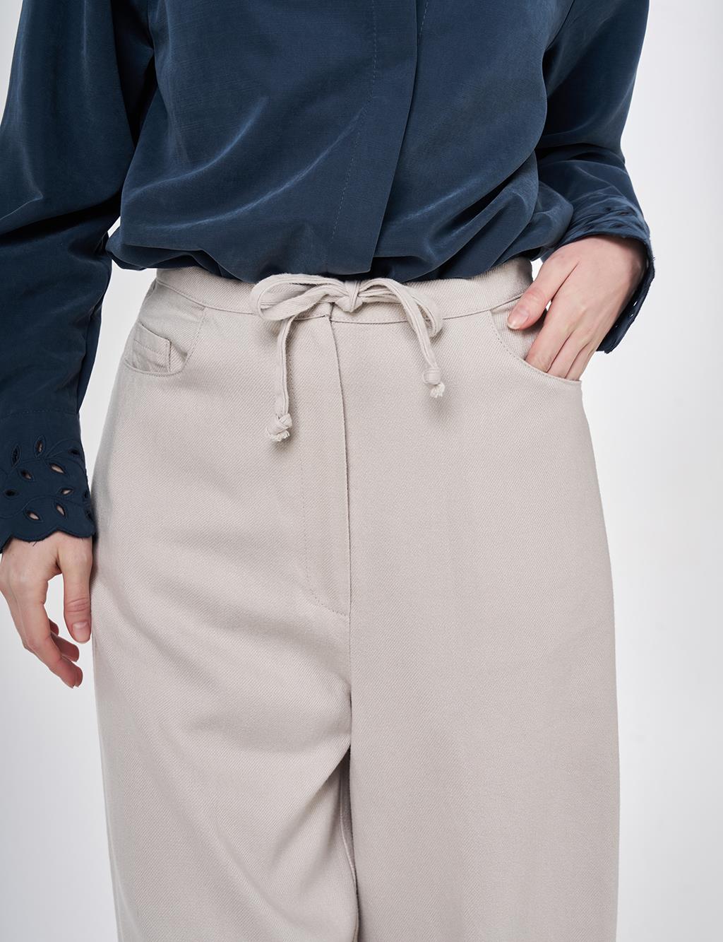 Drawstring Lyocell Trousers in Light Gray