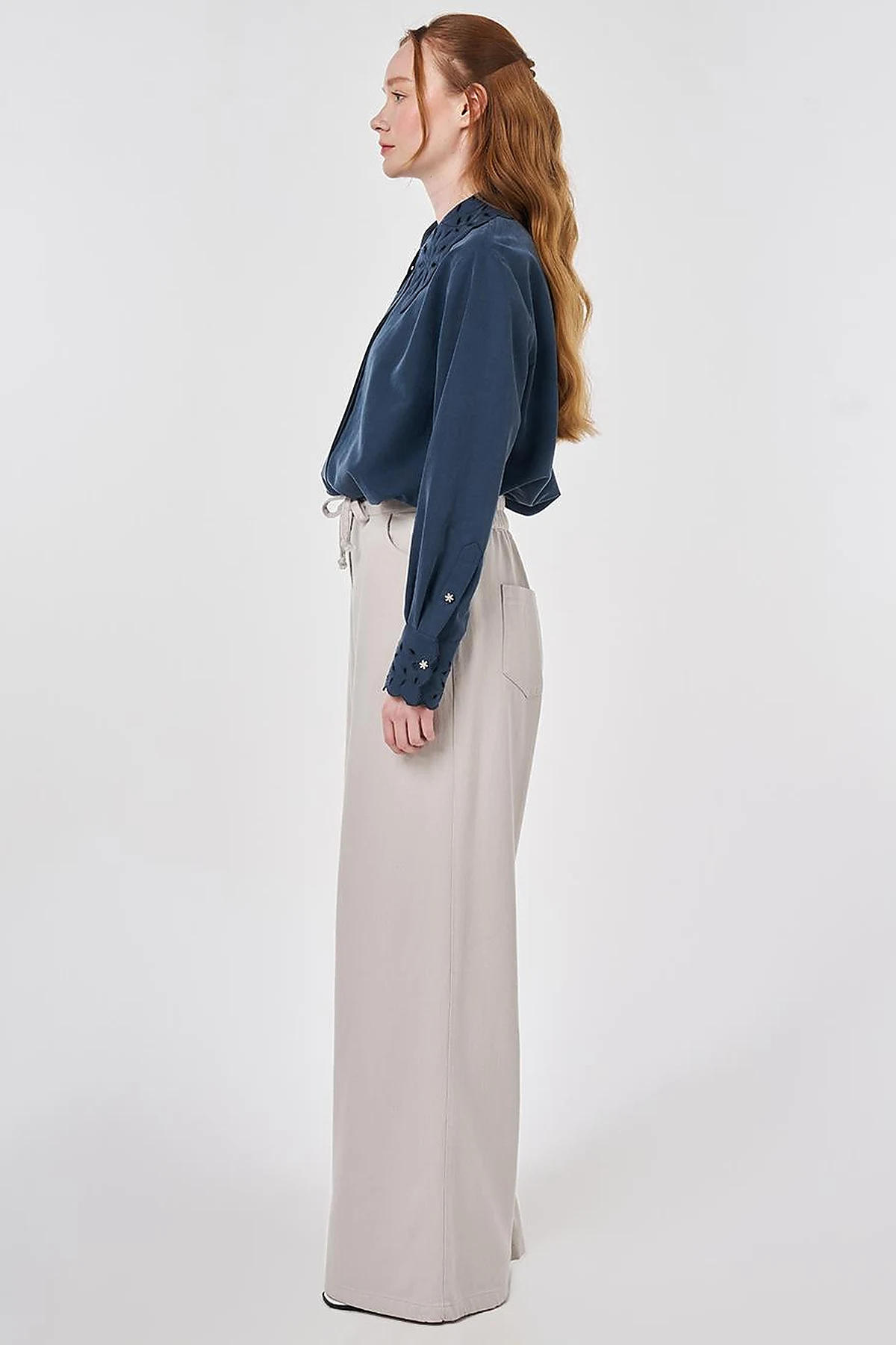 Drawstring Lyocell Trousers in Light Gray