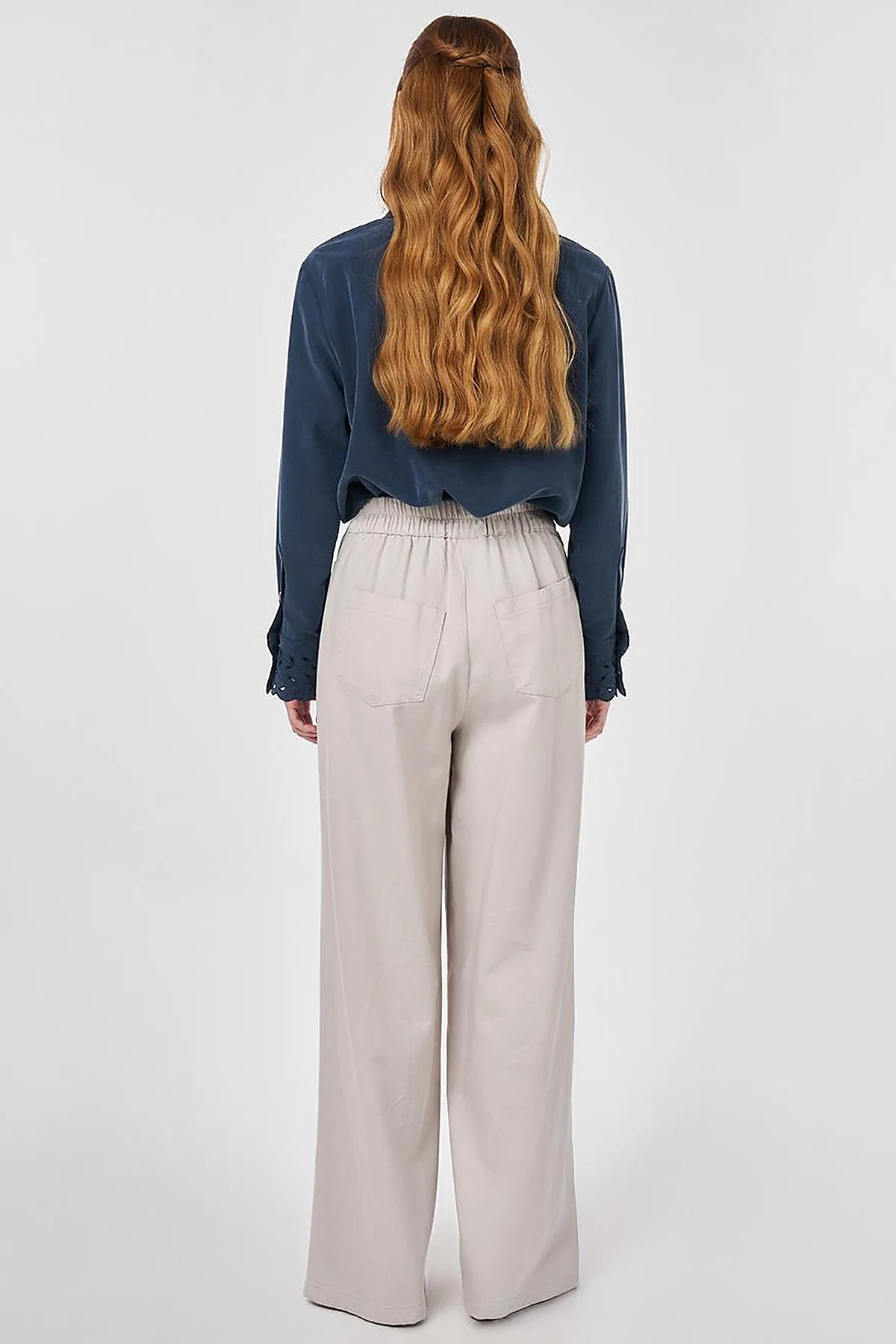 Drawstring Lyocell Trousers in Light Gray