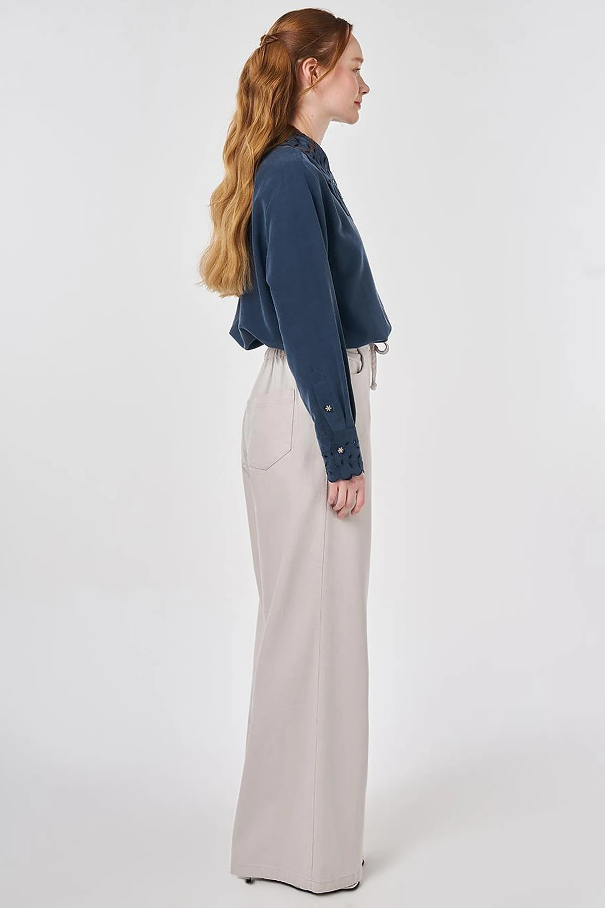 Drawstring Lyocell Trousers in Light Gray