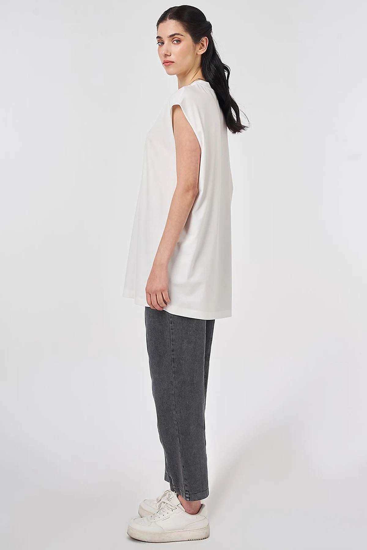 Sleeveless Knitted Blouse Ecru