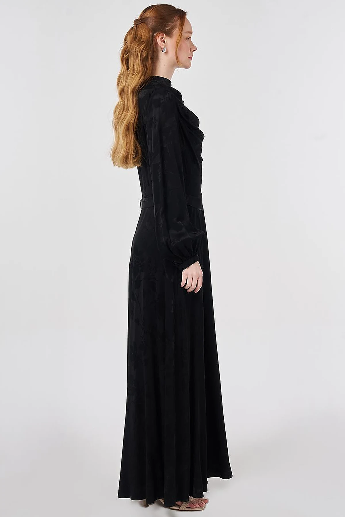 Leaf Pattern Jacquard Dress in Black