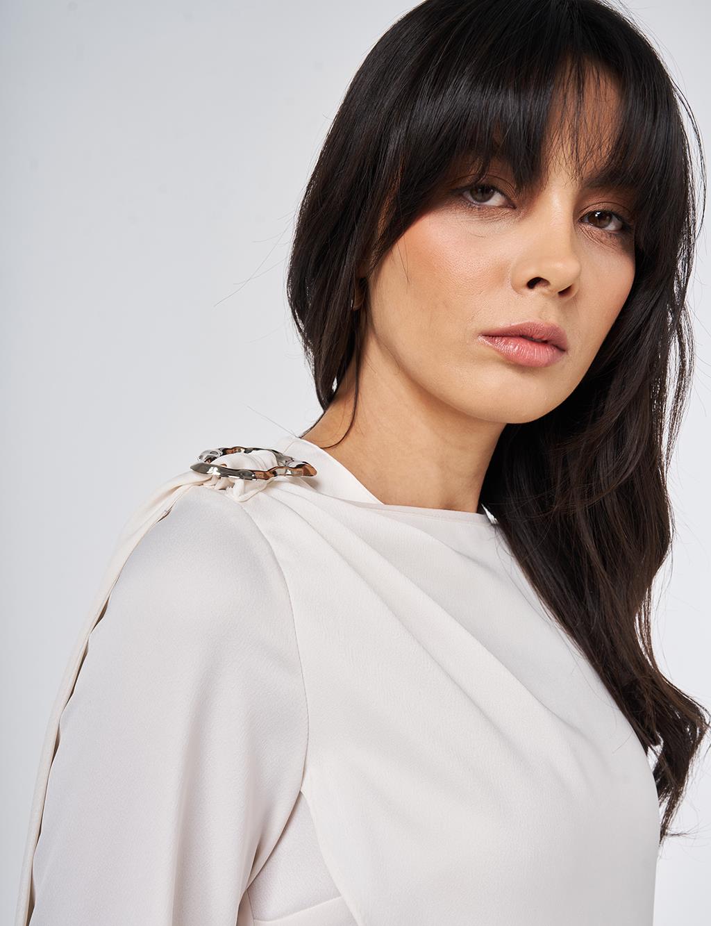 Metal Tokalı Saten İkili Takım Ekru