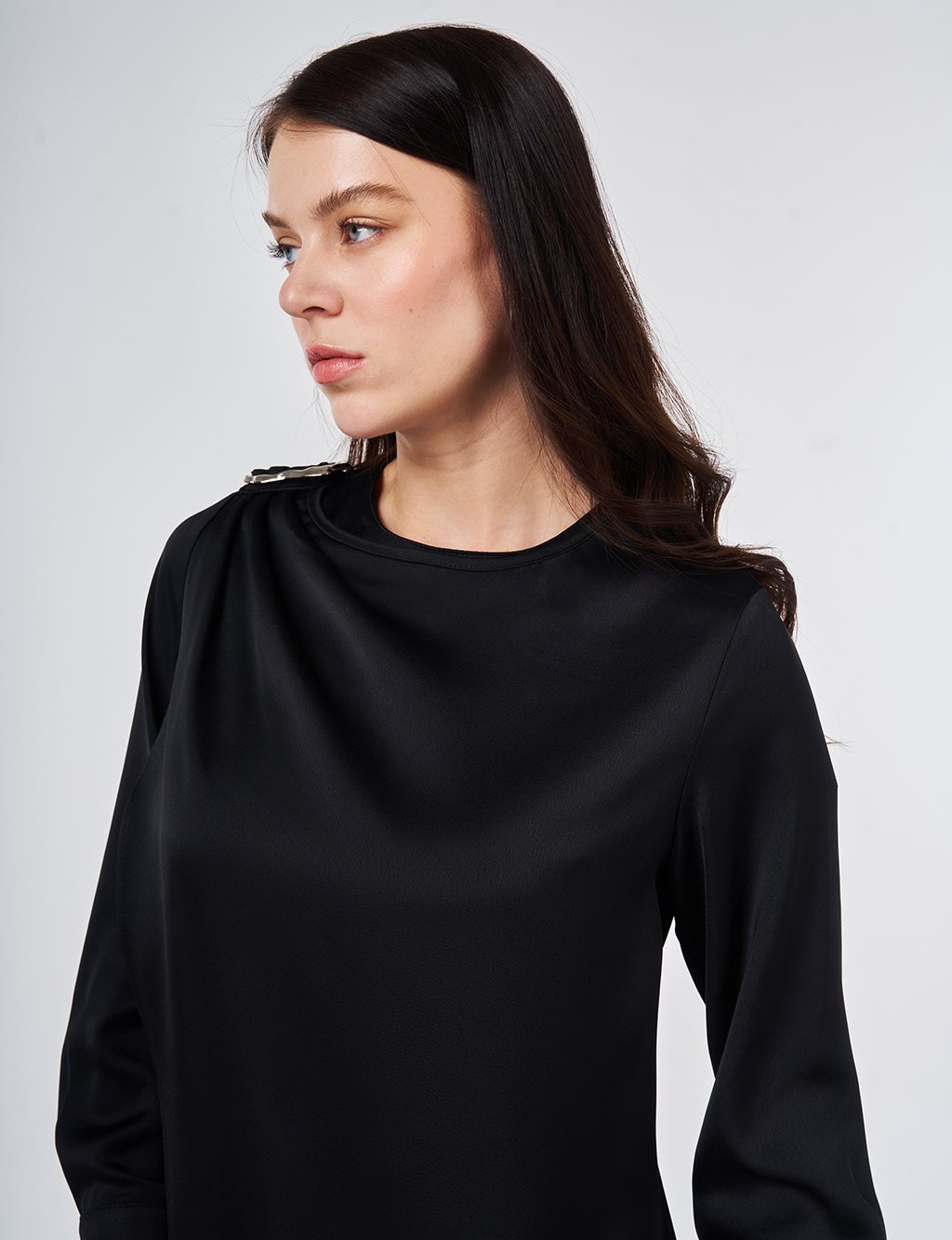 Metal Tokalı Saten İkili Takım Siyah 