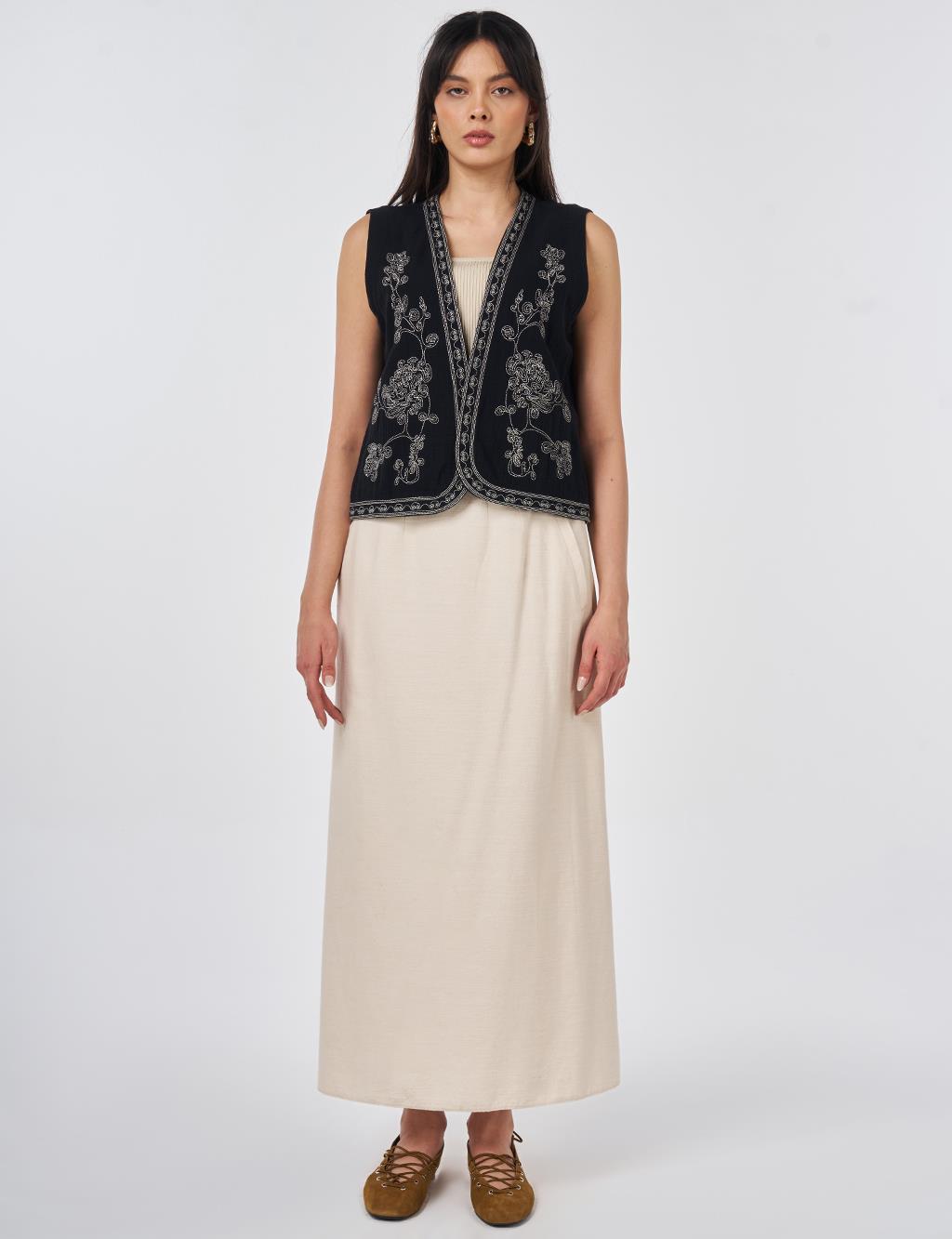 Embroidered Muslin Vest Black