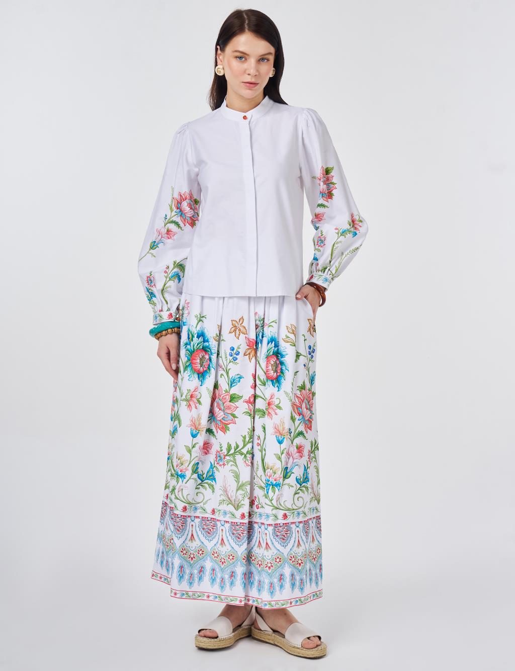 %100 Pamuklu Floral Desen Etekli Takım Optik Beyaz