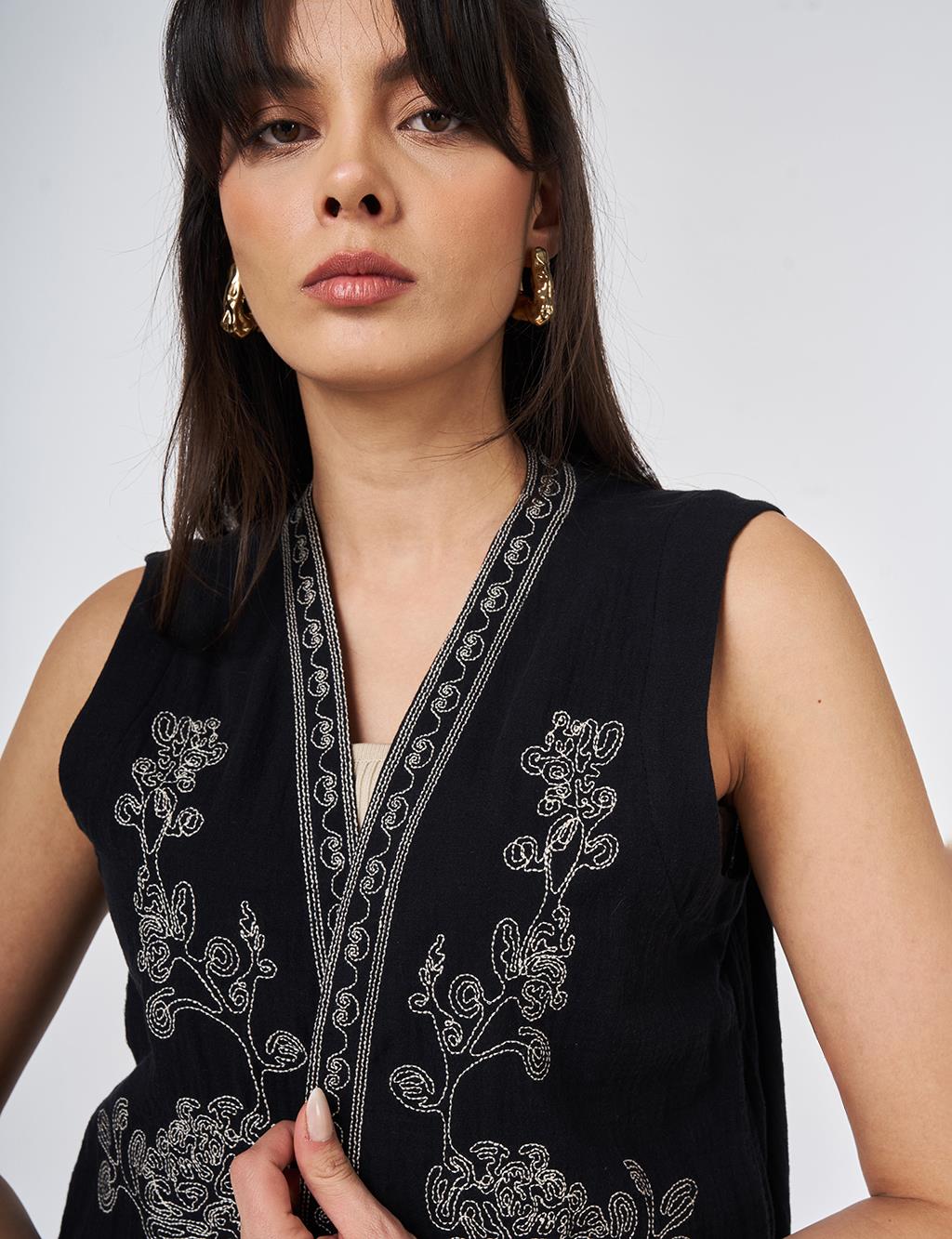 Embroidered Muslin Vest Black