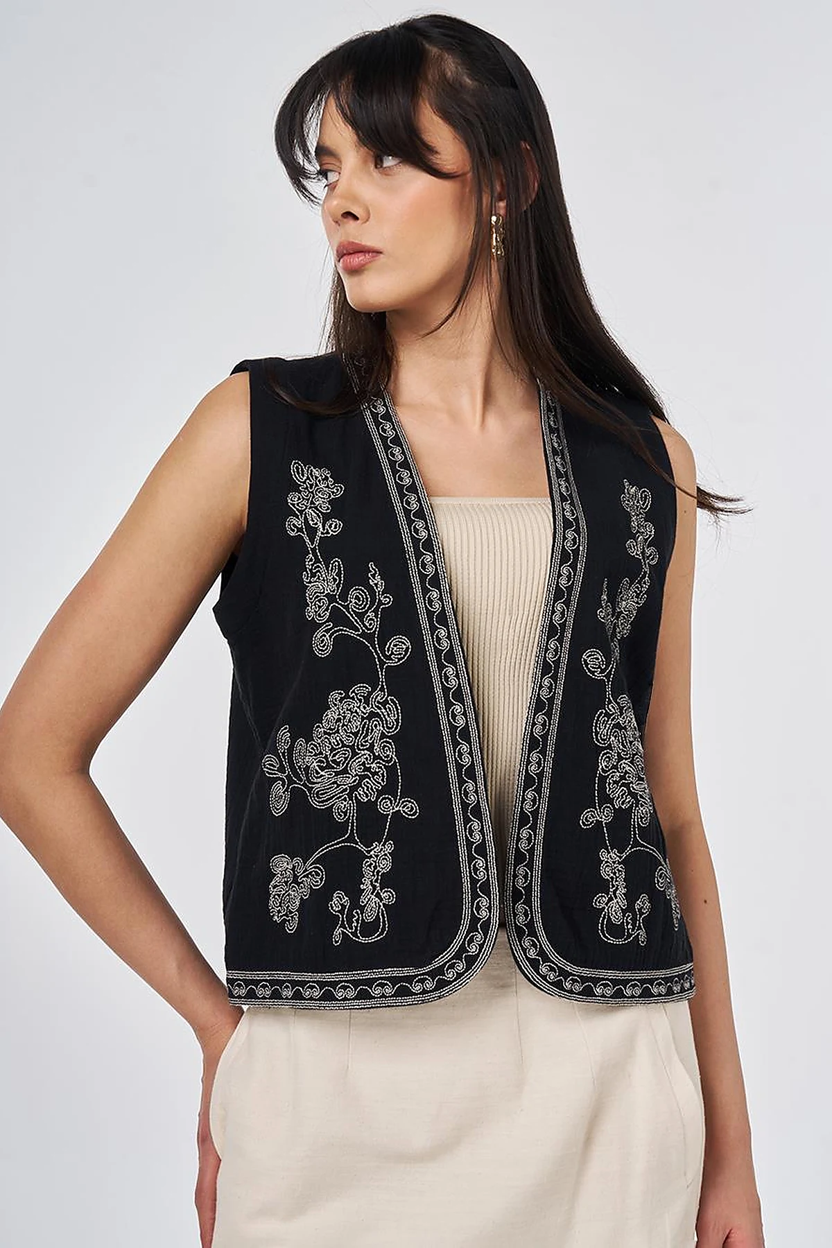 Embroidered Muslin Vest Black