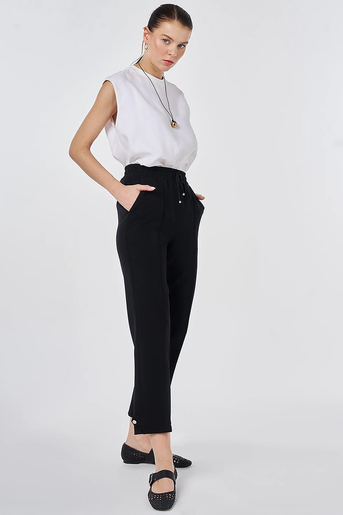 Cutting Stitch Relaxed Fit Trousers Black