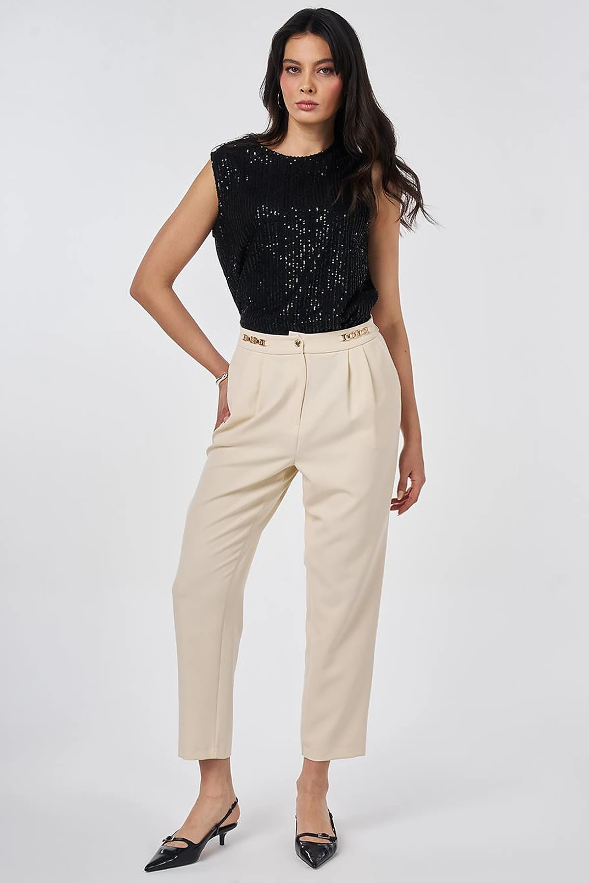 Metal-Detail Tapered Pants Cream