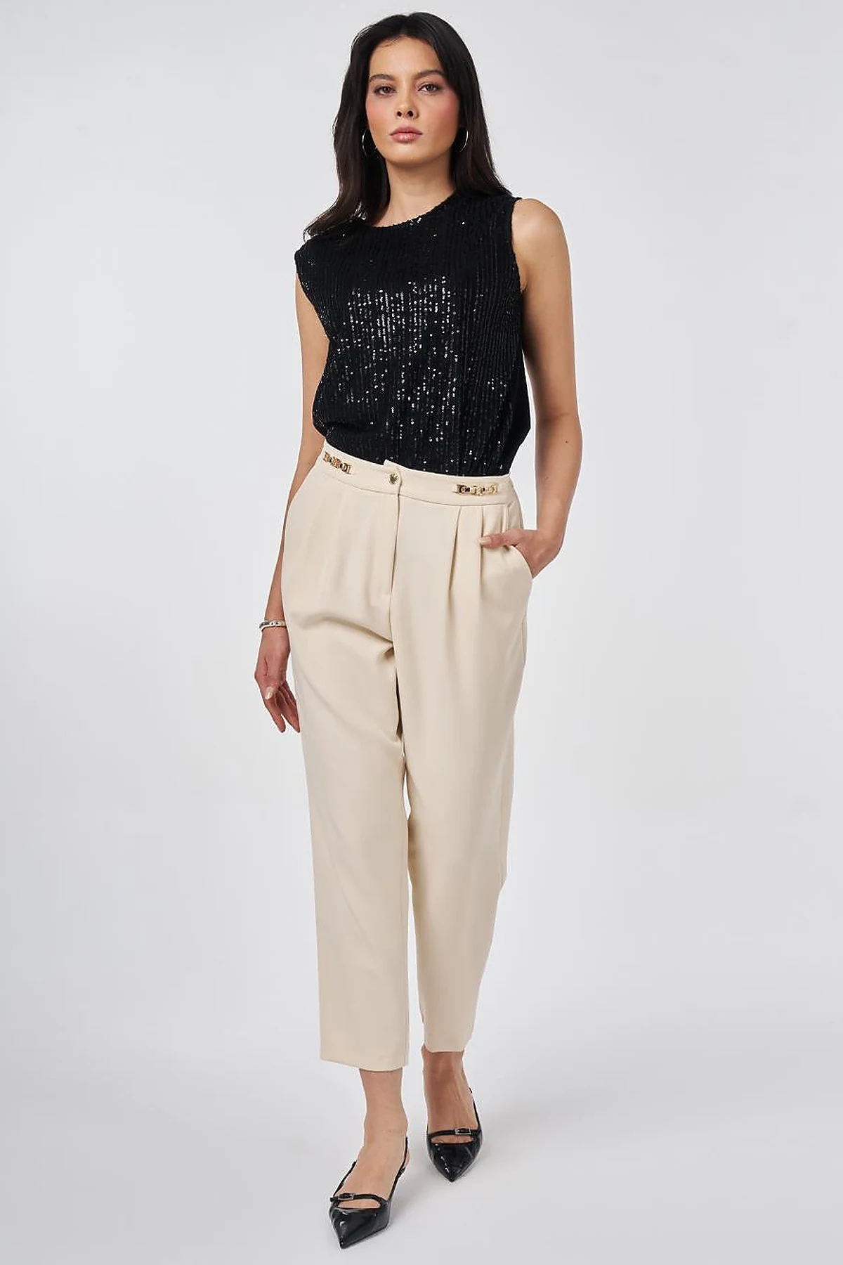 Metal-Detail Tapered Pants Cream