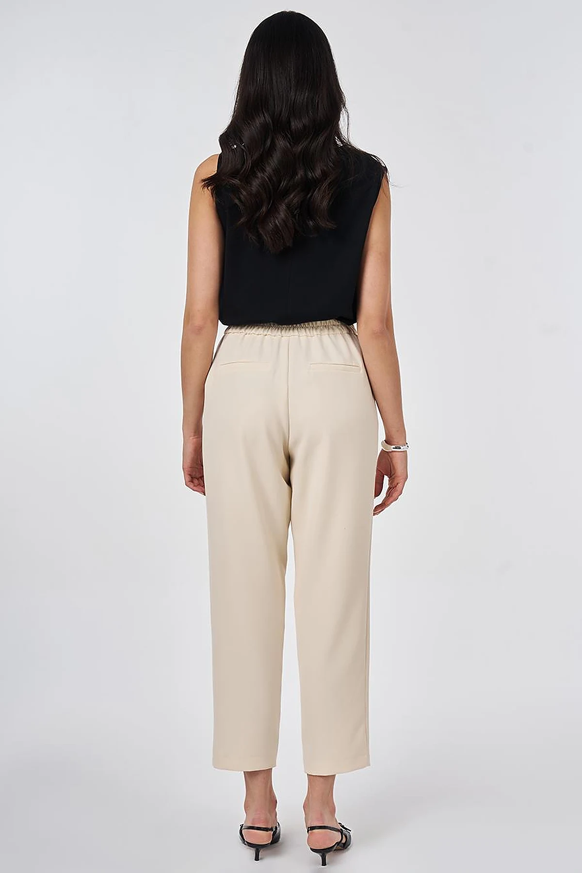 Metal-Detail Tapered Pants Cream