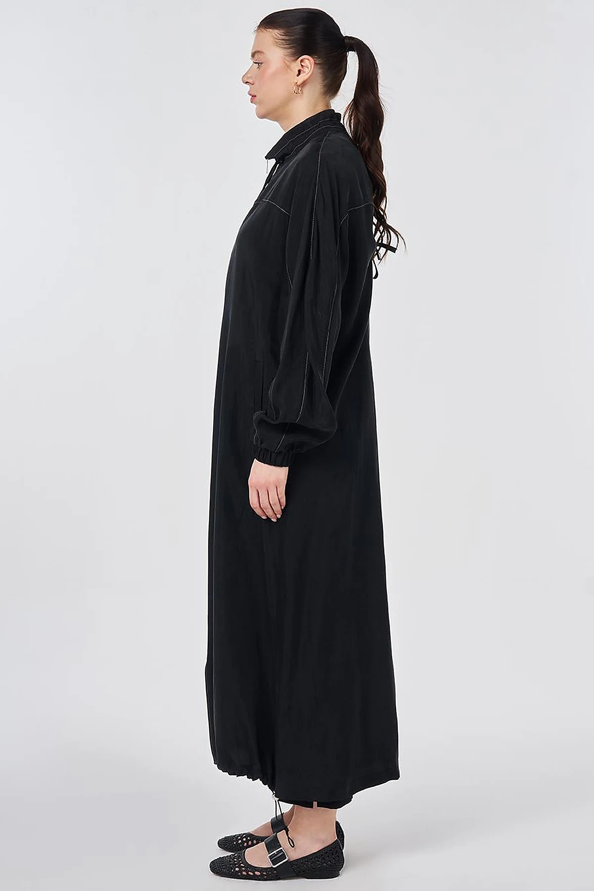 100% Lyocell High Collar Throw-On Black