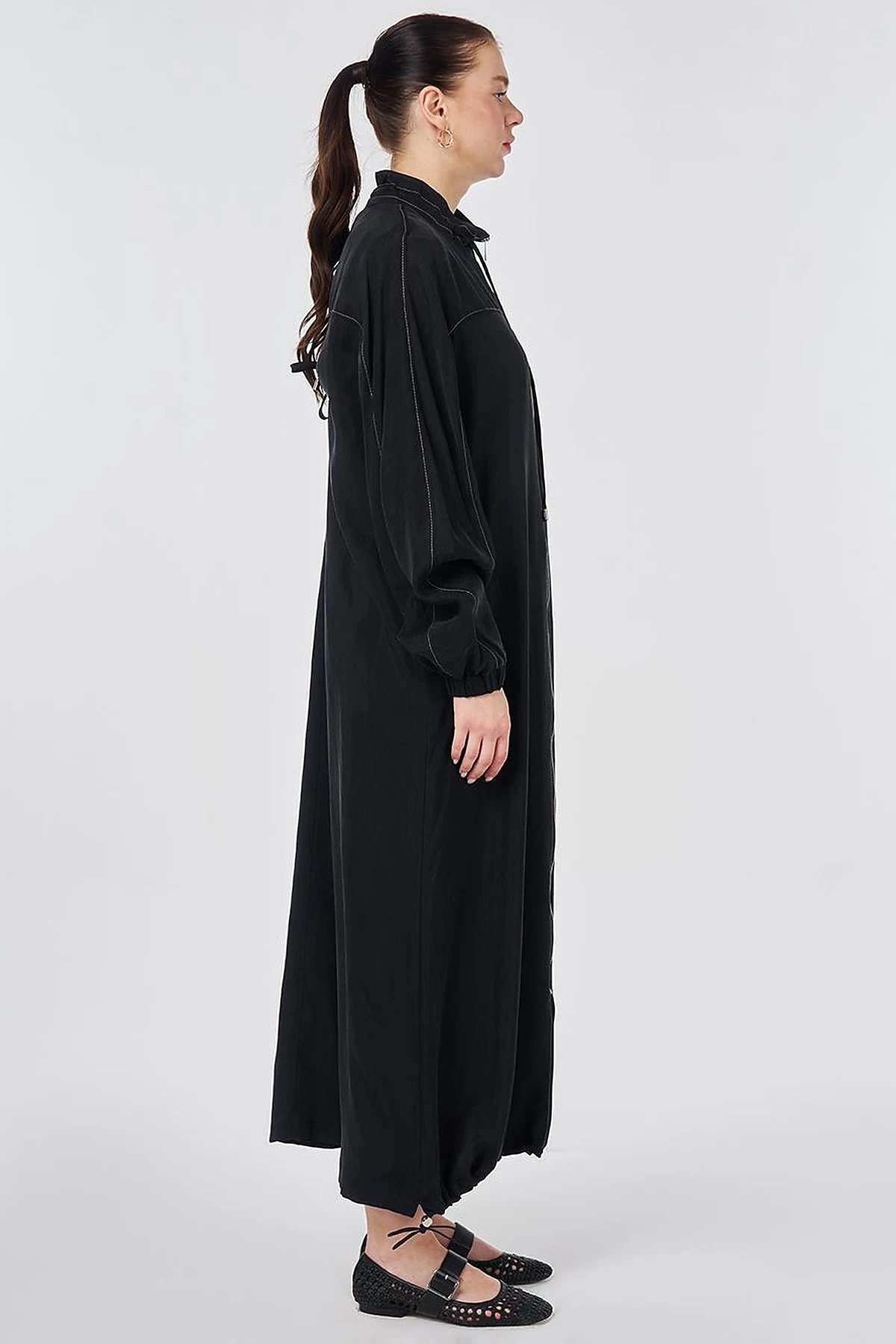 100% Lyocell High Collar Throw-On Black